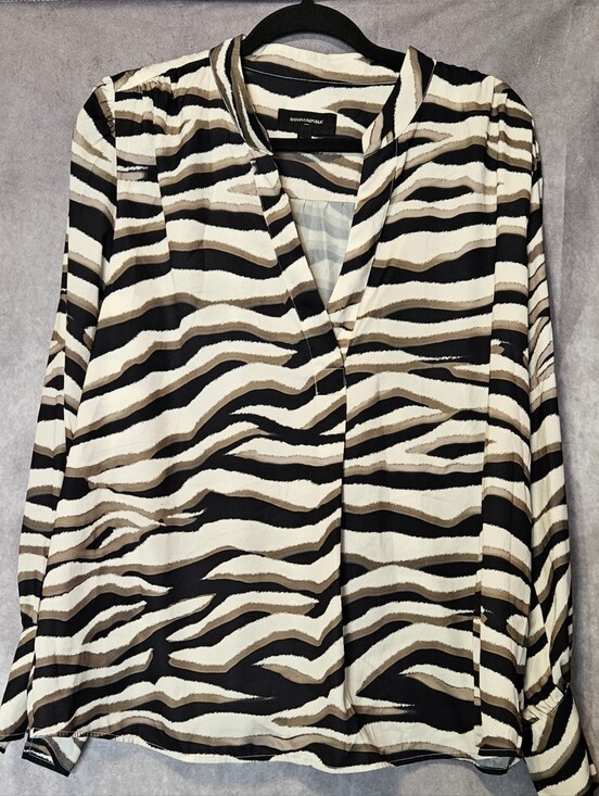 Banana Republic Tops - Banana Republic Animal Print Blouse Shirt Top XL Long Flare Sleeve V Neck